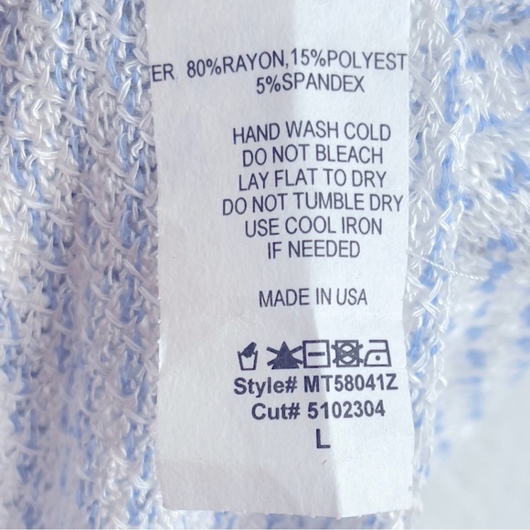 Manonie Light weight knit sweater cold shoulder cut outs and flowy bottom - Picture 5 of 8